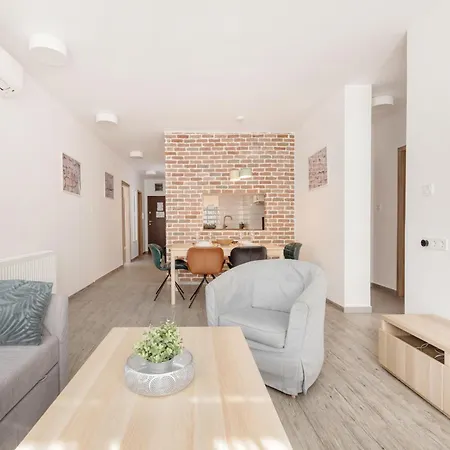 Bright Floor With Parking