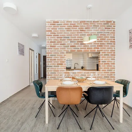 Bright Floor With Parking Apartment