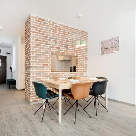 Bright Floor With Parking Budapest