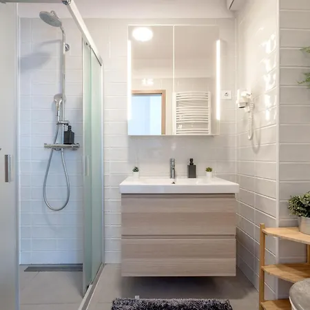 Bright Floor With Parking Budapest