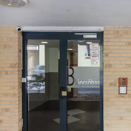 Apartment Bright Floor With Parking Budapest