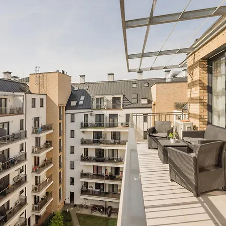 Bright Floor With Parking Apartment Budapest