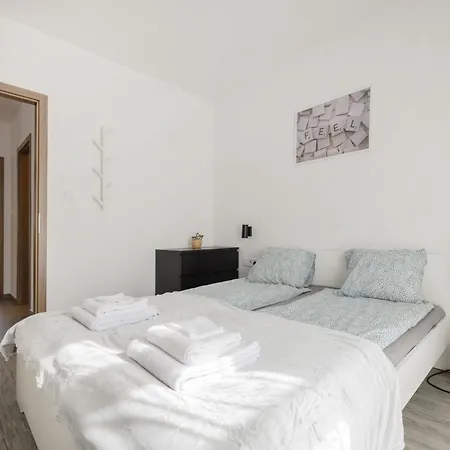 Bright Floor With Parking 公寓 布达佩斯