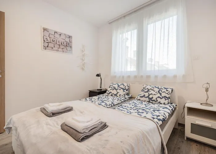 Bright Floor With Parking Apartmán *