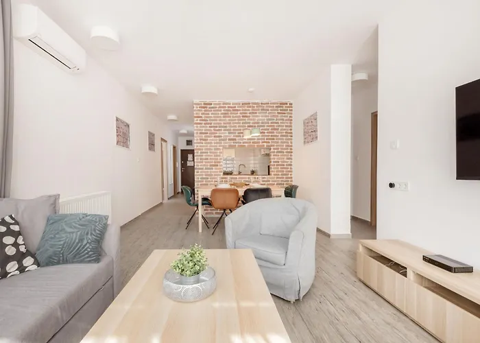 Bright Floor With Parking