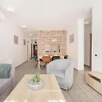 Bright Floor With Parking