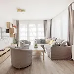 דירה Bright Floor With Parking