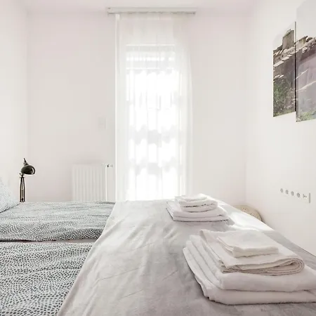 Bright Floor With Parking Lejlighed *