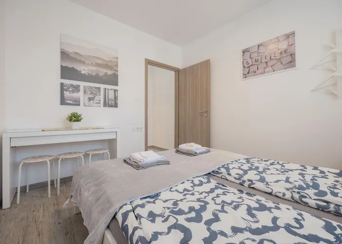 Bright Floor With Parking Lejlighed *