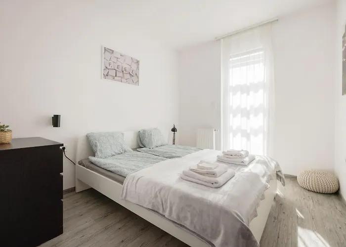 Lejlighed Bright Floor With Parking *