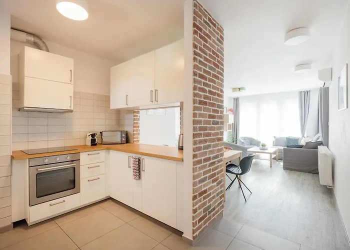 Bright Floor With Parking Lejlighed